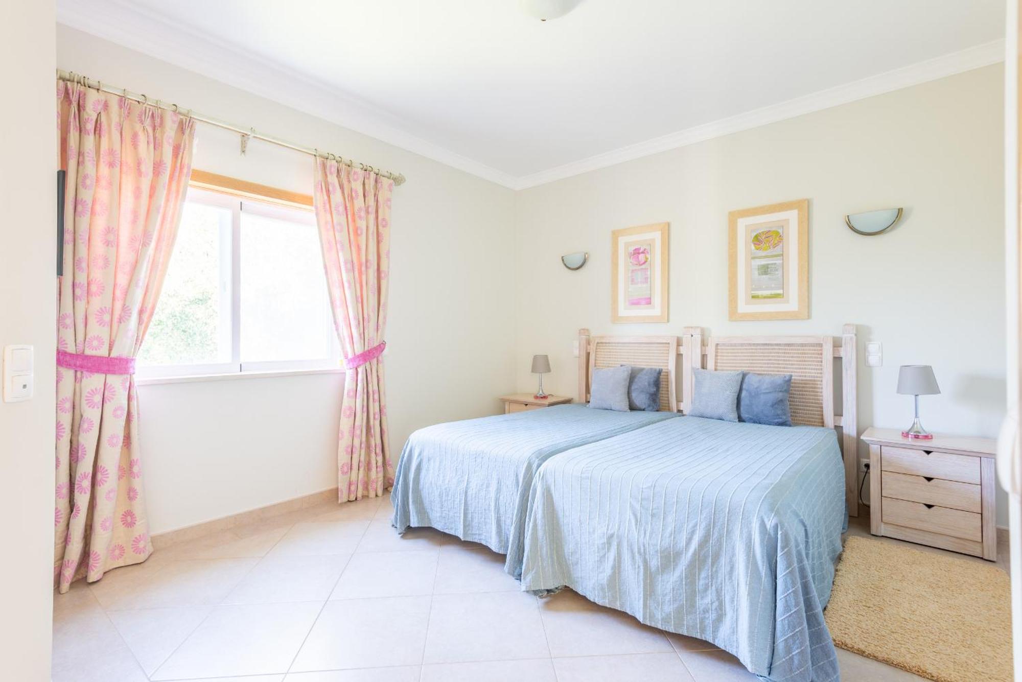 Villa Lote 50 At Boavista Lagos